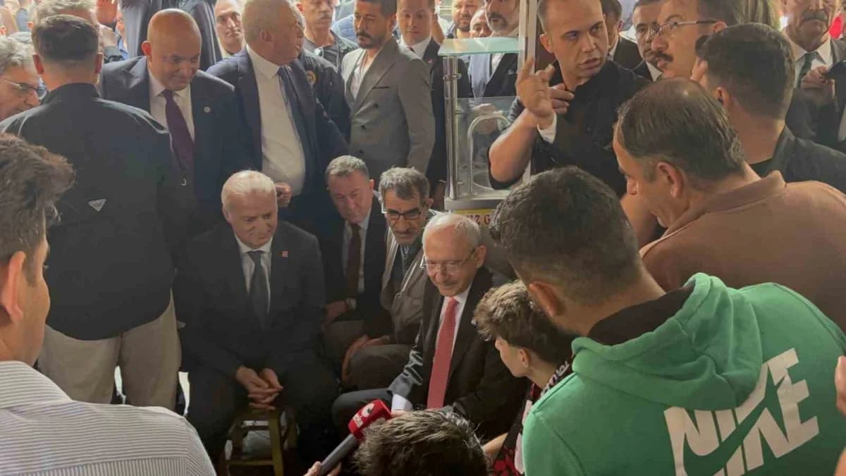 Cumhuriyet Halk Partisi (CHP Genel Başkanı Kemal Kılıçdaroğlu, Gaziantep'te Balıklı Parkı çevresinde
