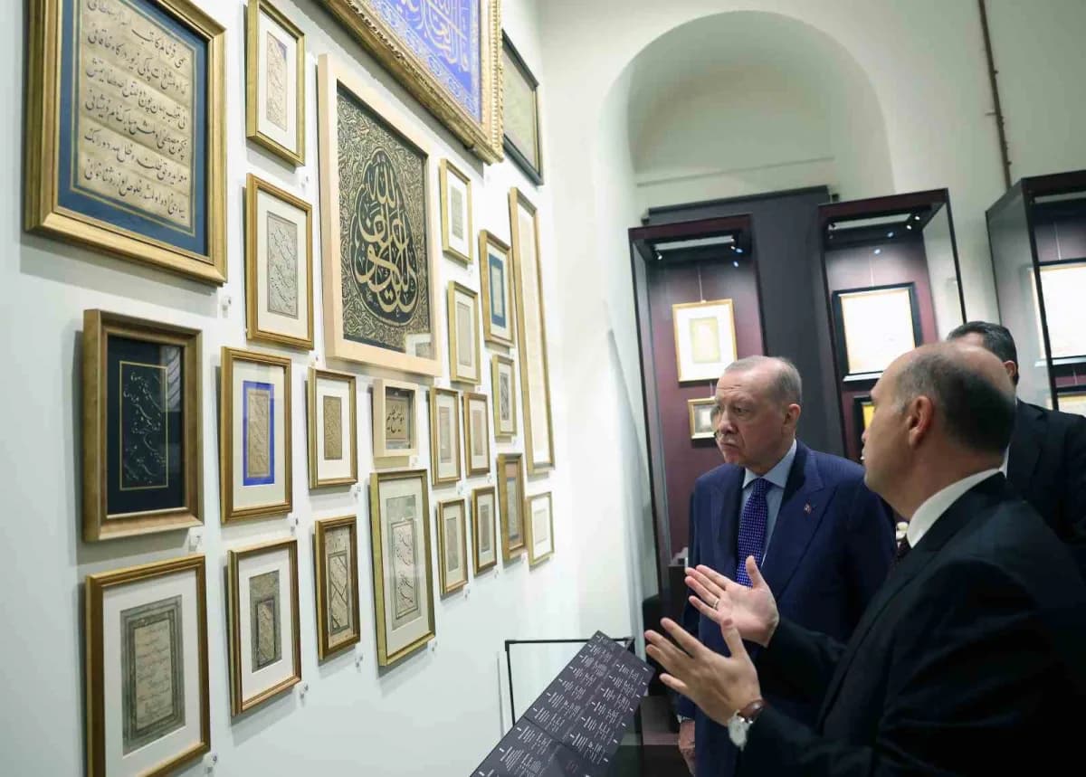 Cumhurbaşkanı Erdoğan Topkapı Sarayı Darphane-i Amire müzesini gezdi.