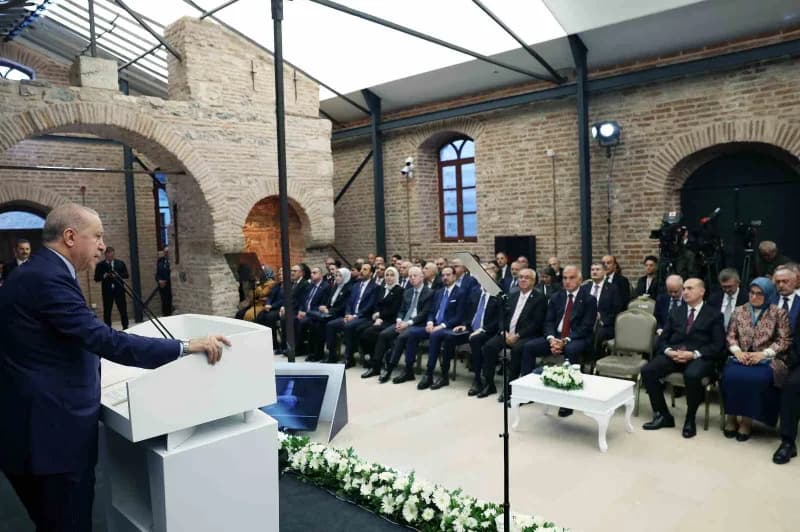 Cumhurbaşkanı Recep Tayyip Erdoğan: "10 bin 500 eserle Topkapı Sarayı dünya Müzeleri içerisinde yer