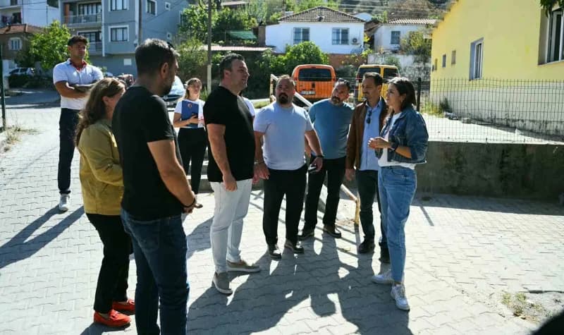 Kuşadası Belediyesi tarafından Kirazlı Mahallesi’nde yapımı sürdürülen Kültür ve Sanat Meydanı projesi tamamlanma aşamas