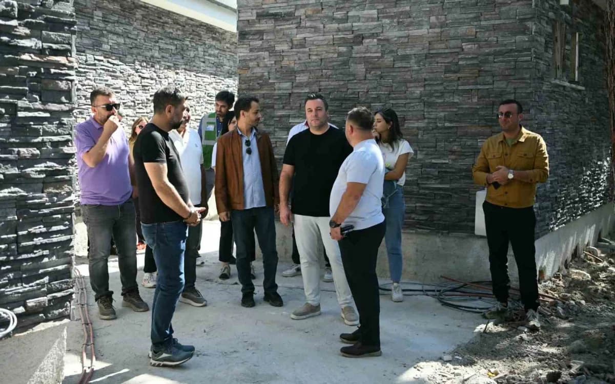 Kuşadası Kirazlı Mahallesi'nde yapımı tamamlanmak üzere olan Kültür ve Sanat Meydanı projesinden genel görünüm