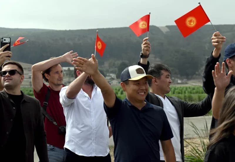Kırgızistan'ın ilk ulusal uydusu, ABD'li SpaceX şirketine ait Falcon 9 taşıyıcı roketiyle uzaya fırlatıldı.