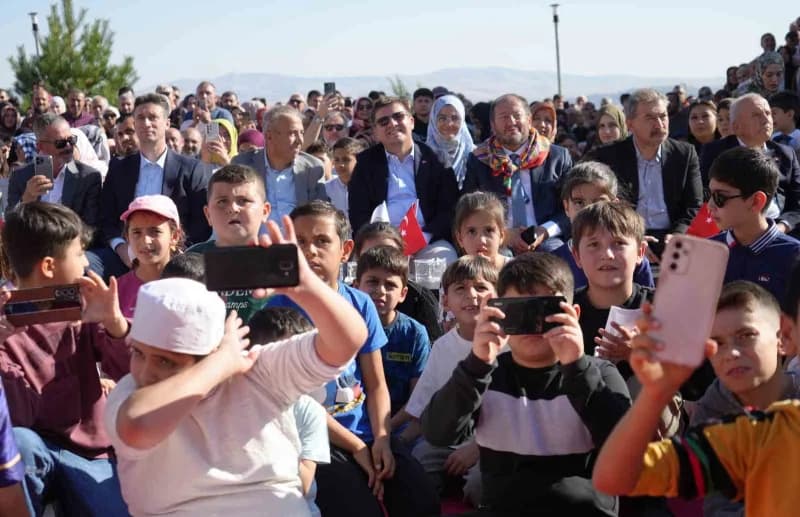 Kırıkkale İslami Değerler Külliyesi'nde Peygamber Efendimizin hayatını ve güzel ahlakını tanıtan Şemail-i Şerif ve Esmaü