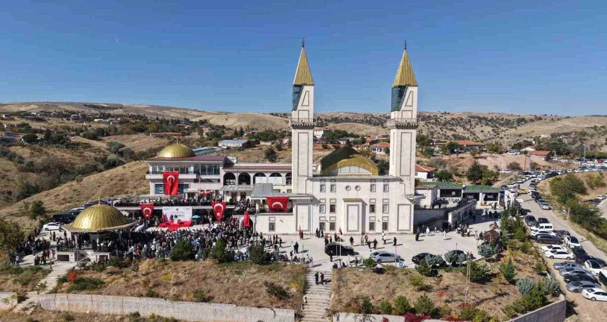 Kırıkkale İslami Değerler Külliyesi’nde Hasan Doğan Konferans Salonu ve Osman Doğan Fuaye Alanı açılış töreni