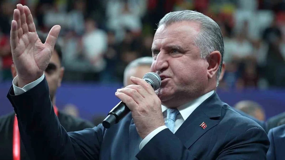 Gençlik ve Spor Bakanı Osman Aşkın Bak