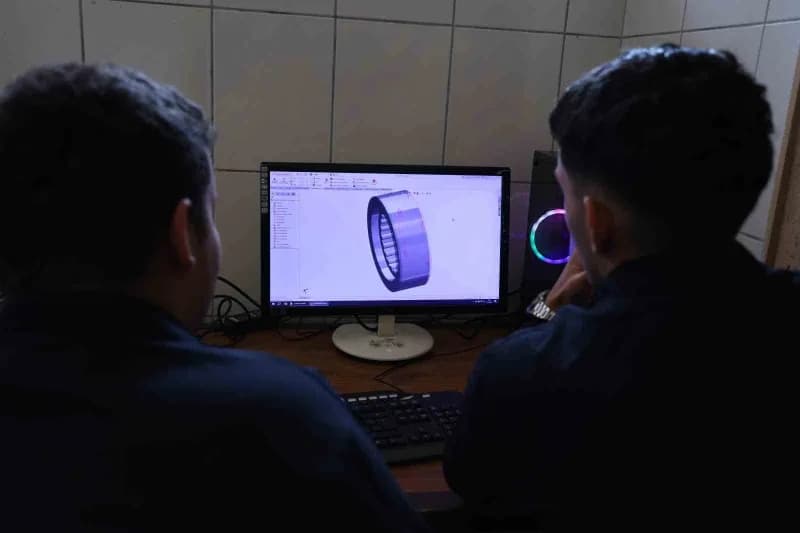 Kırşehir Mesleki ve Teknik Anadolu Lisesi öğrencileri, daha önce ürettikleri "Ahi Bot" isimli robotun ardından kentte bi
