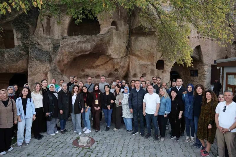 Öğretmen Akademileri Buluşması kapsamında, Kırşehir’den 45, Niğde’den 35 olmak üzere toplam 80 Öğret