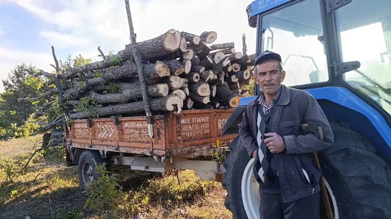 Yozgat'ın Çekerek ilçesine bağlı Kuruçay köyünde yaşayan vatandaşlar, kış mevsimi öncesinde yakacak odun ihtiyaçlarını i