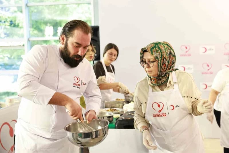 Türk Kızılay'ın 'İyilikle Pişen Hayatlar' atölyelerinin 11'incisi İstanbul'da düzenlendi. Programda Kilis'ten gelen 20 k