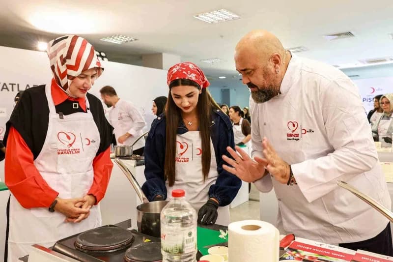 Türk Kızılay'ın 'İyilikle Pişen Hayatlar' atölyelerinin 11'incisi İstanbul'da düzenlendi. Programda Kilis'ten gelen 20 k