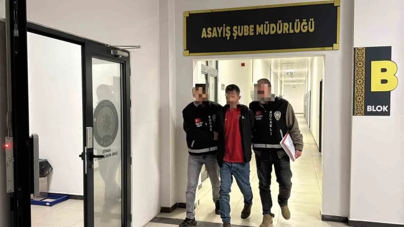 Kocaeli'de yatak odasında arkadaşına ait eşofman bulduğunu iddia ederek kızının düğününe 2 gün kala eşini 8 bıçak darbes