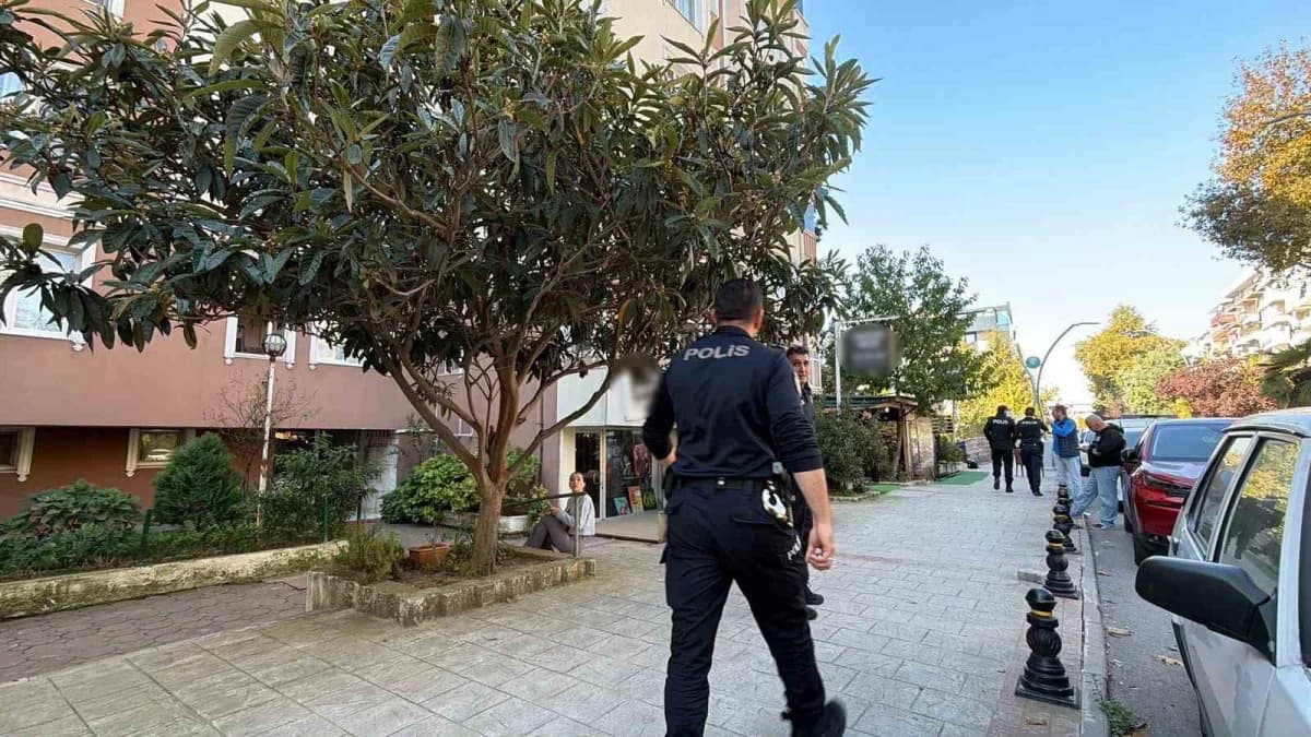 Kocaeli'nin İzmit ilçesinde Füsun y., eski eşi tarafından tabancayla 4 el ateş edilerek öldürüldü. Füsun y. İle zanlı ar