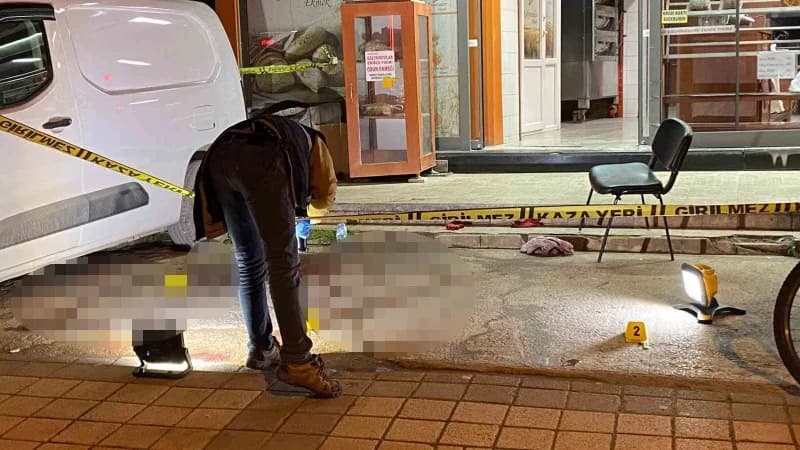 Kocaeli'nin İzmit ilçesinde alacak meselesi nedeniyle pide sırası bekleyen arkadaşını tabancayla yaralayan tutuklu sanık