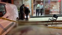 Kocaeli İzmit'te pide sırasında silahlı saldırı sonrası olay yeri ve sağlık ekipleri