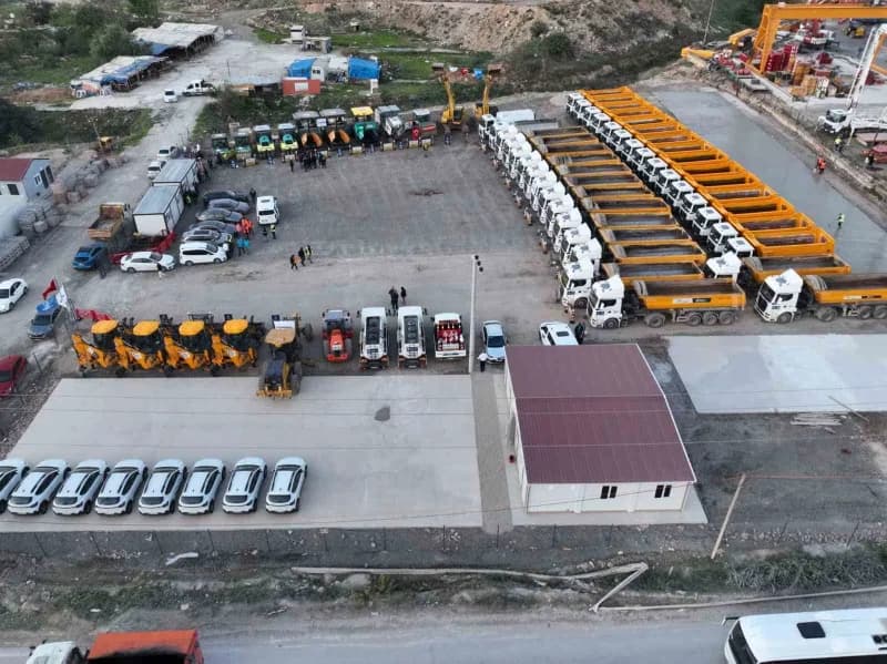 Kocaeli Büyükşehir Belediyesi tarafından Gebze, Darıca, Çayırova ve Dilovası ilçelerinde Yol Yapım, kavşak düzenleme ve