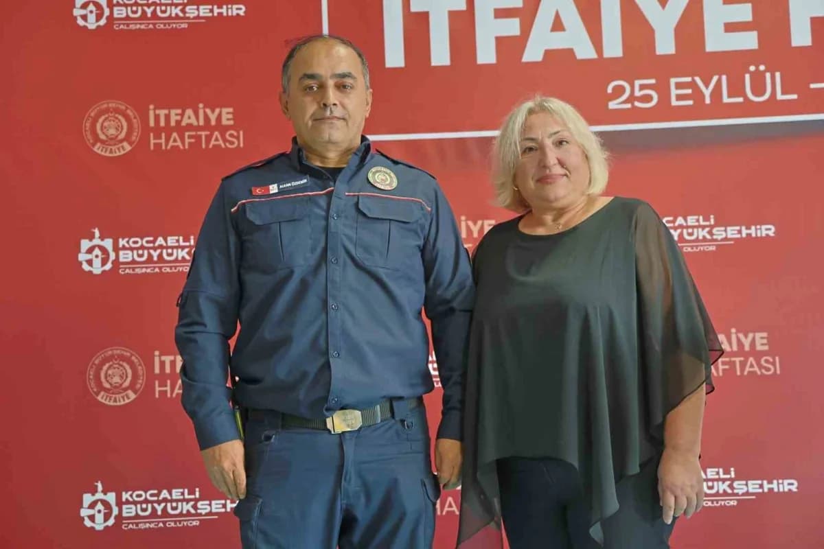 Kocaeli Kartepe'de yangında annesi ve teyzesinin itfaiye ekipleri tarafından kurtarılması sonrası teşekkür eden Canan İş
