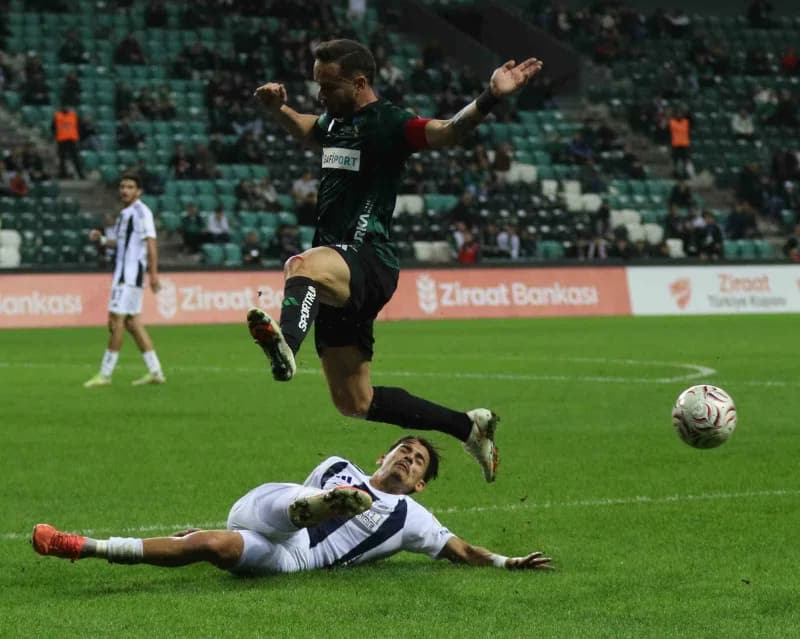 Ziraat Türkiye Kupası 3. Tur'da Süper Lig ekibi Kocaelispor, 3. Lig’de mücadele eden Mardin ekibi Ma