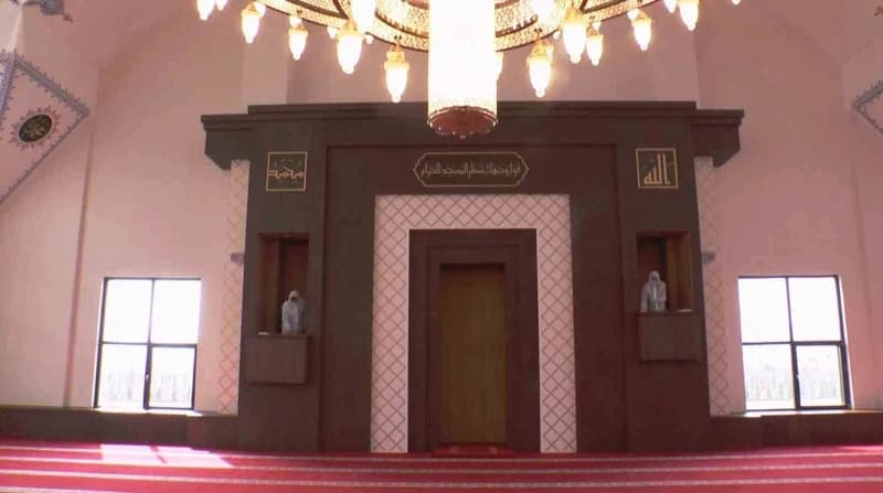 Kocasinan Belediyesi, 2014 yılında Kayseri'de ilk olarak kurulan 'Cami Temizleme Ekibi' ile ilçedeki camileri periyodik