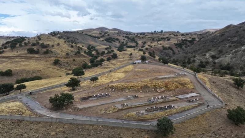 Kocasinan Belediyesi Mezarlıklar Müdürlüğü tarafından kırsal mahallelerde bulunan Mezarlıklar baştan aşağı yenilenerek d