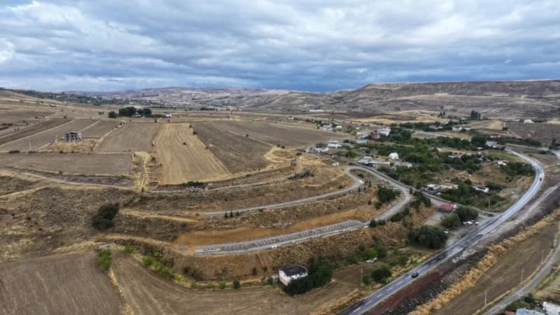 Kocasinan Belediyesi Mezarlıklar Müdürlüğü tarafından kırsal mahallelerde bulunan Mezarlıklar baştan aşağı yenilenerek d