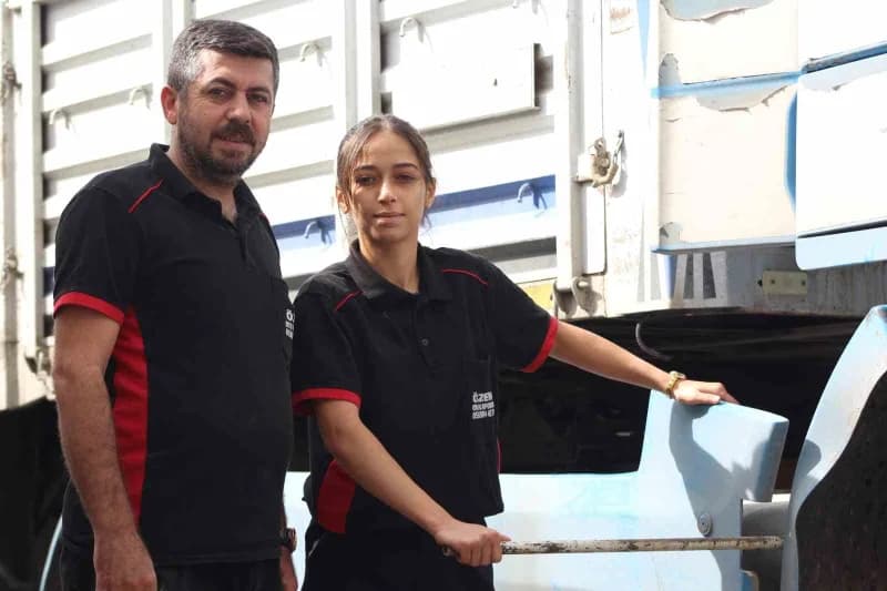 Fatma Kıymet Özen ve babası babası Mustafa Özen