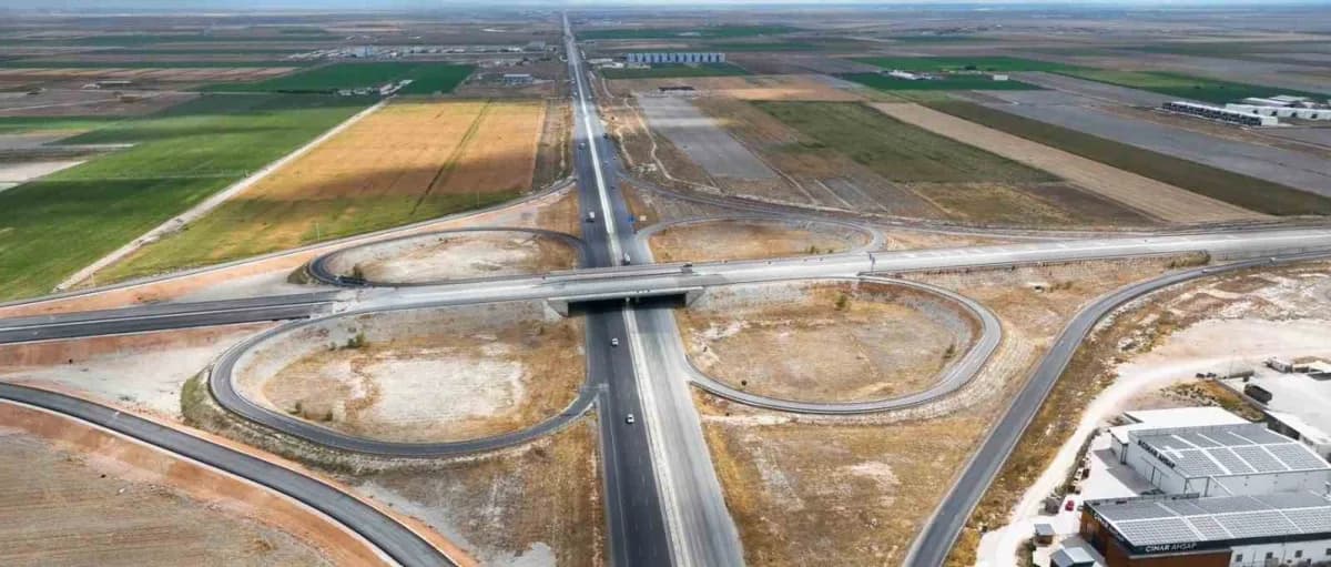 Ulaştırma ve Altyapı Bakanı Abdulkadir Uraloğlu, Konya Çevre Yolu 2. Kısım çalışmaları kapsamında Aksaray-adana aksları