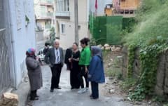 Bursa Yıldırım Mollaarap Mahallesi'nde köpek çiftliği ve çevresinde yaşayan mahalle sakinleri