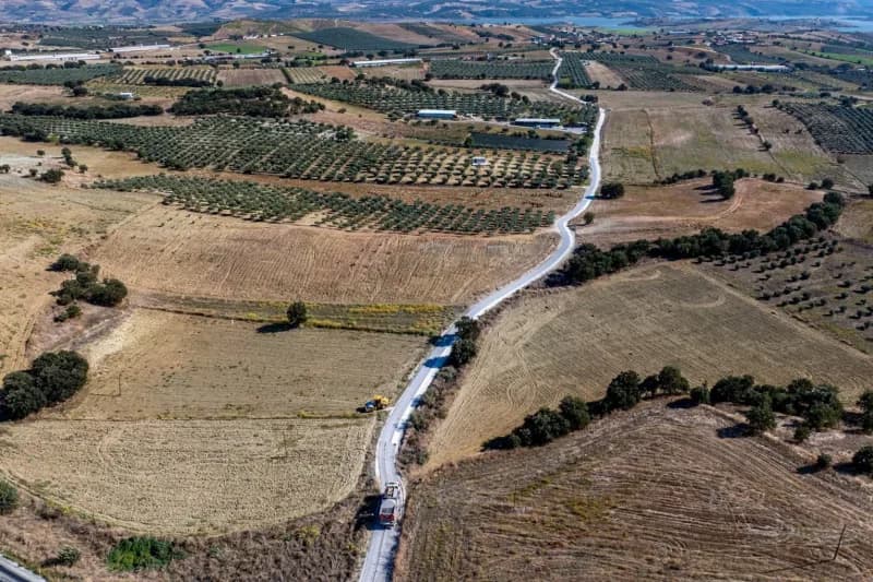 Manisa Büyükşehir Belediyesi, Temrek ve Atatürk mahallelerinde ulaşımı kolaylaştırmak amacıyla toplam 2,5 kilometrelik g