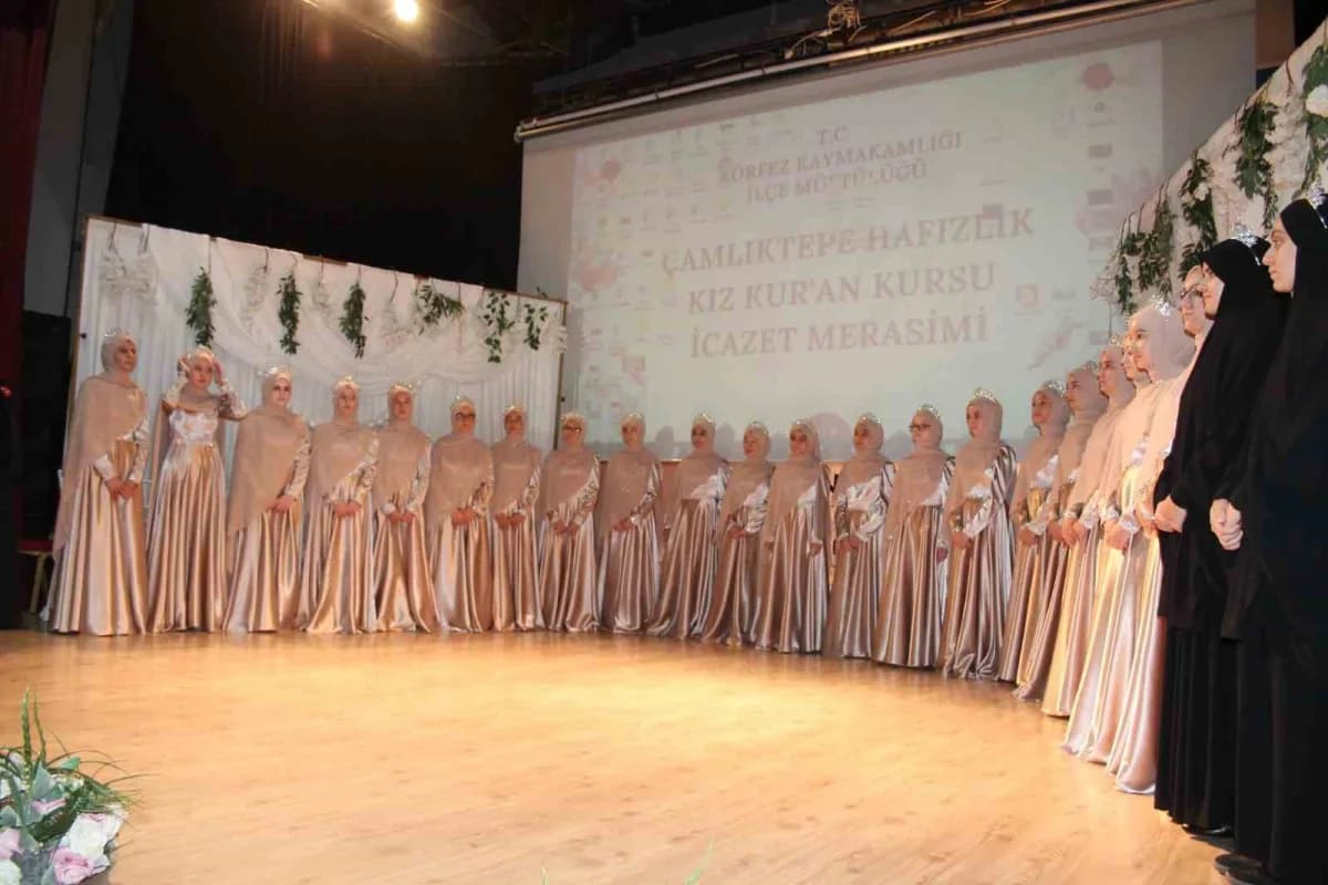 Körfez’de hafızlık eğitimlerini tamamlayan 33 erkek ve 24 Kız öğrenci, düzenlenen törenlerle icazet
