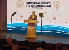Koruyucu aile hizmeti toplantısında Aile ve Sosyal Hizmetler Bakanı Mahinur Özdemir Göktaş konuşma