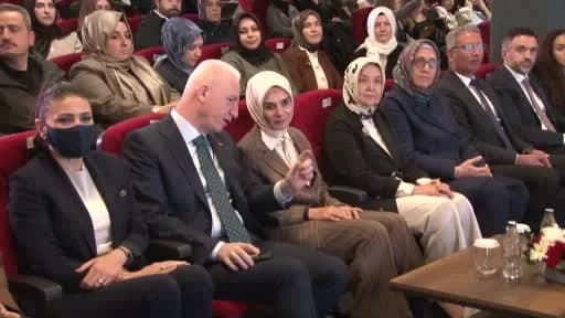 Koruyucu aile hizmeti toplantısında Aile ve Sosyal Hizmetler Bakanı Mahinur Özdemir Göktaş konuşma