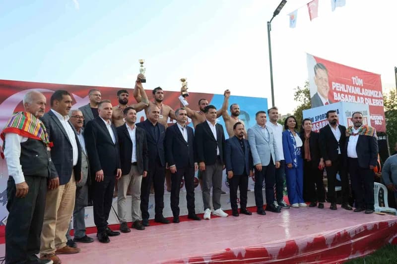 Kozan’da başpehlivan Efe Anıl Al oldu