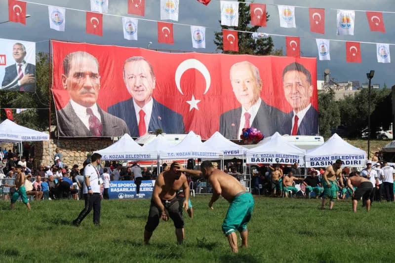 Kozan Belediye Başkanı Mustafa Atlı’nın ev sahipliğindeki organizasyonda pehlivanlar, dereceye girebilmek için er meydan