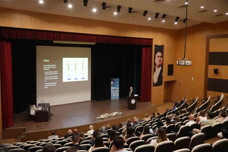 Antalya’da düzenlenen "Semptomlara Kulak Ver" başlıklı sempozyumda, halk arasında "Kristal oynaması" olarak bilinen baş