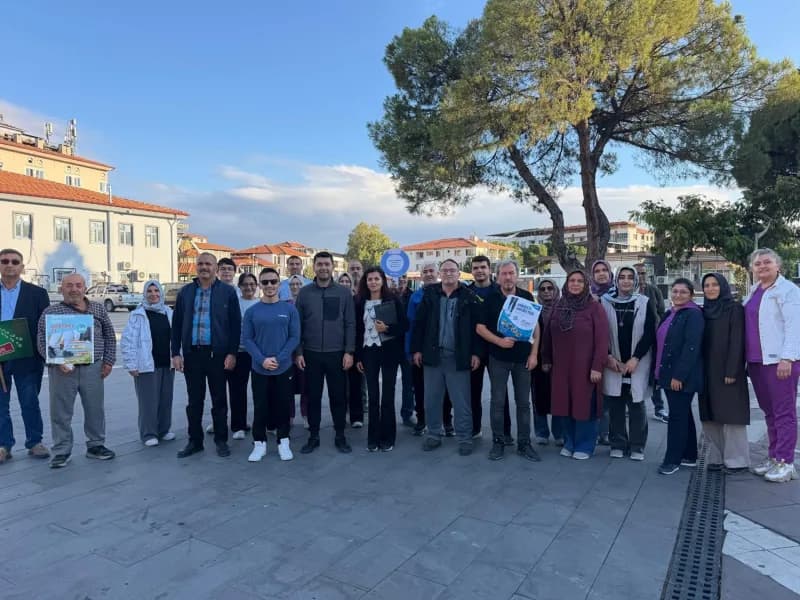 Kula İlçe Sağlık Müdürlüğü tarafından “Mahallemde Hareket Var” etkinliği kapsamında vatandaşların Fiziksel Aktivite konu