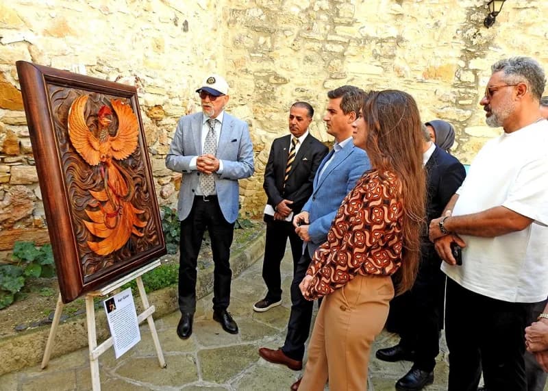 İlçe protokolü kalede açılan sergileri gezdi