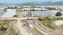 Kumluca’da Üleşik Deresi Projesi kapsamında yapılan kanal ve köprü çalışmaları