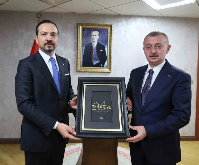 Türk Dünyası Gençlik Buluşması için Kocaeli'ye gelen AK Parti Genel Başkan Yardımcısı ve Türk Devletleri ile İlişkiler B