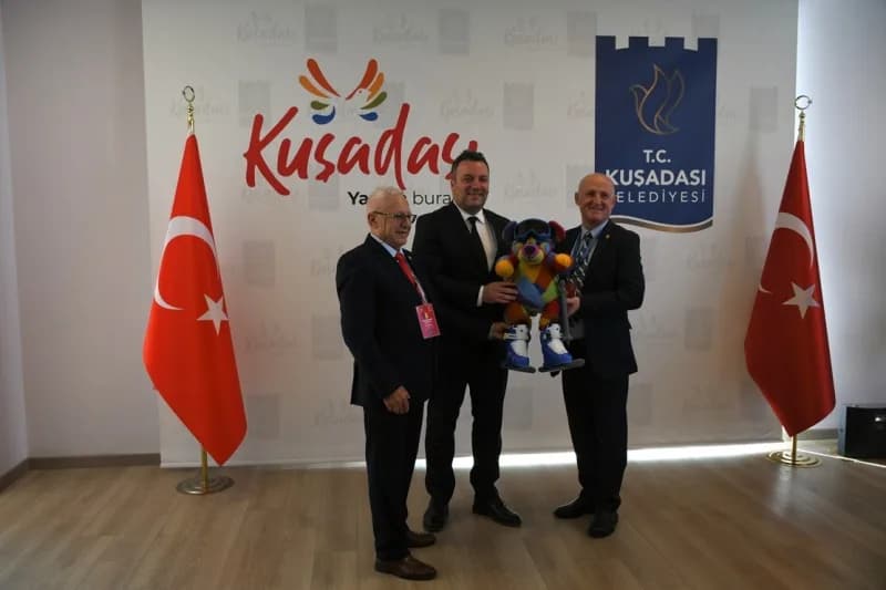 Kuşadası'nın kardeş şehirleri Gualdo Tadino, Marl, venionys ve Sinaia’dan gelen heyetler, Cumhuriyet