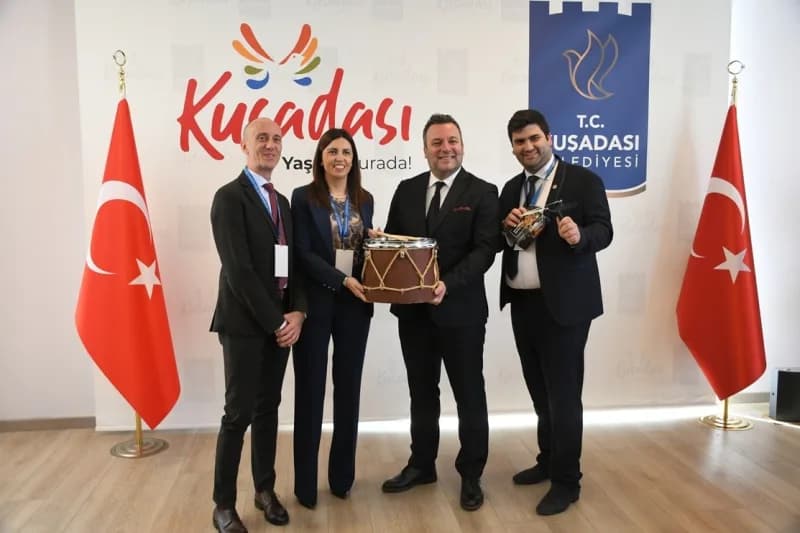Kuşadası'nın kardeş şehirleri Gualdo Tadino, Marl, venionys ve Sinaia’dan gelen heyetler, Cumhuriyet
