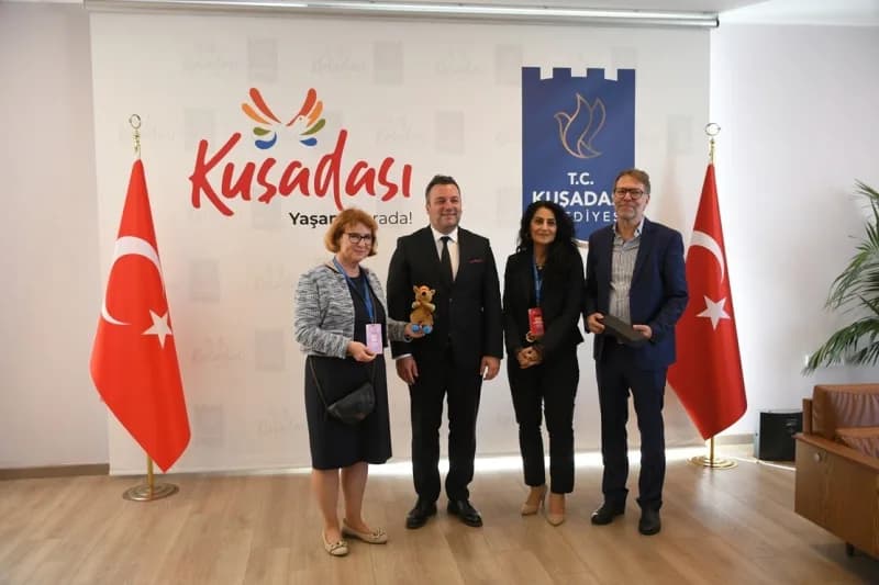 Kuşadası'nın kardeş şehirleri Gualdo Tadino, Marl, venionys ve Sinaia’dan gelen heyetler, Cumhuriyet