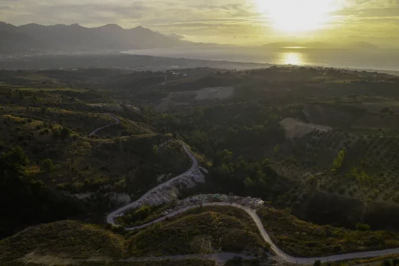 İtalya'nın Toskana bölgesine benzetilen Aydın’ın Kuşadası ilçesindeki Yaylaköy’ün doğal peyzajı ve dere yataklarının çeş