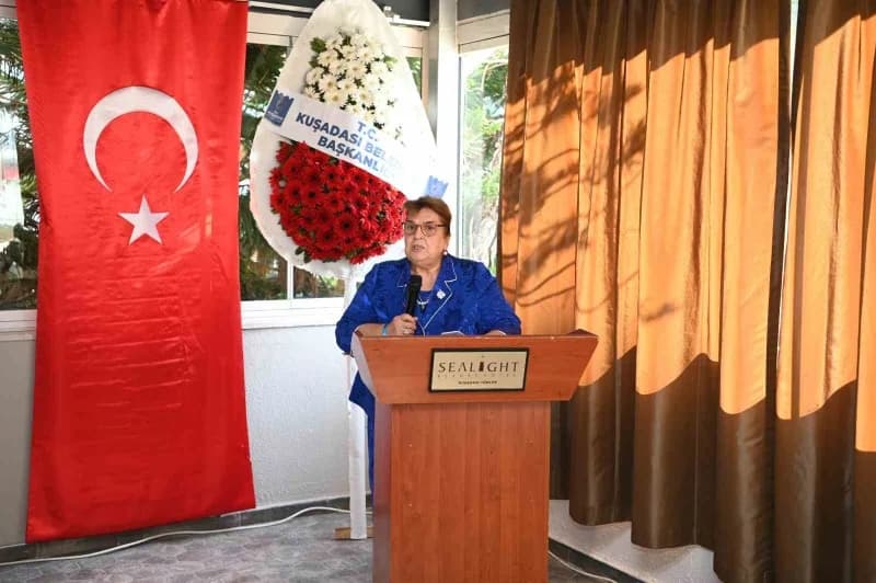 Kuşadası, Türk Kadınlar Konseyi Derneği (TKKD) tarafından ‘Kadınlar Var, Herkese Barış’ temasıyla dü