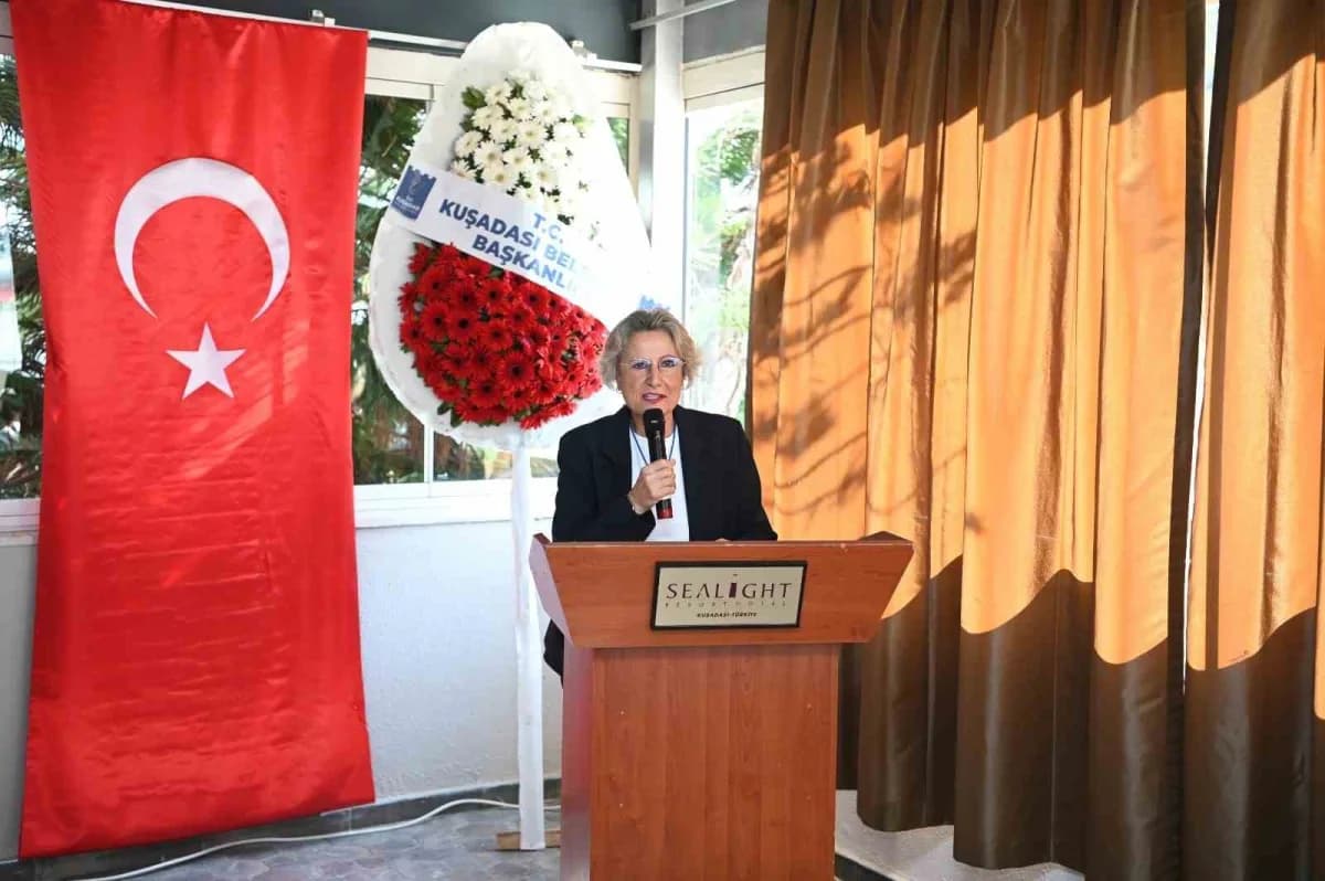 Kuşadası, Türk Kadınlar Konseyi Derneği (TKKD) tarafından ‘Kadınlar Var, Herkese Barış’ temasıyla dü