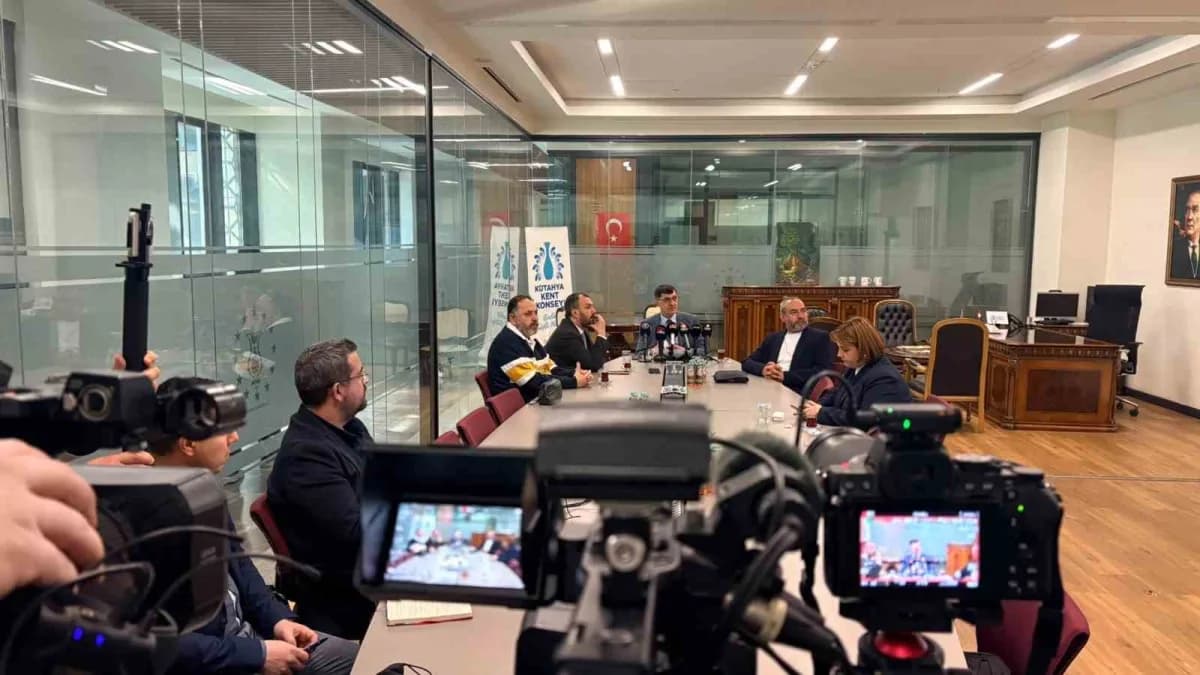 Kütahya Belediye Başkanı Eyüp Kahveci, Temmuz, Ağustos ve Eylül 2026 döneminde hayata geçirilen çalı