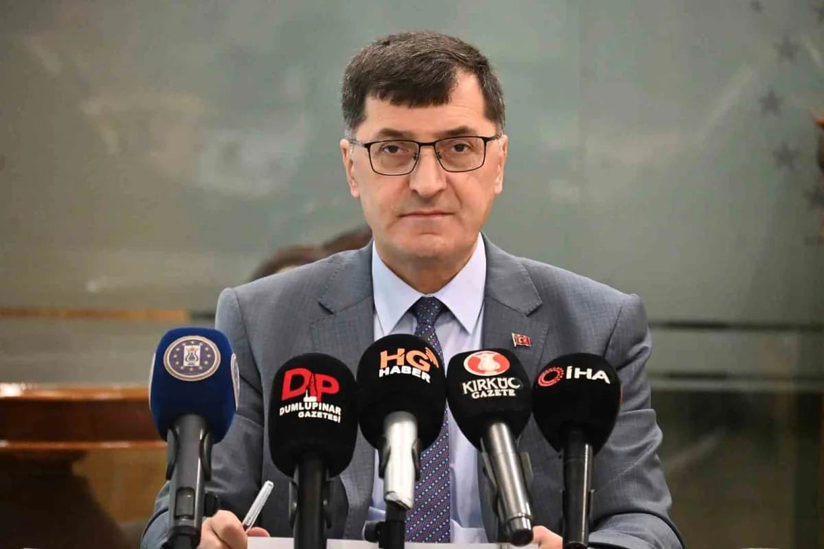 Kütahya Belediyesi hizmet araçları ve sosyal yardım dağıtımı