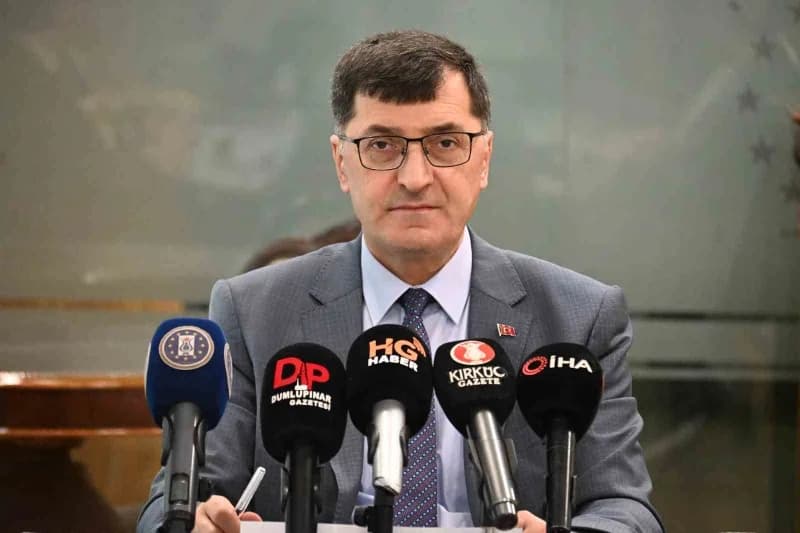 Kütahya Belediyesi hizmet araçları ve sosyal yardım dağıtımı