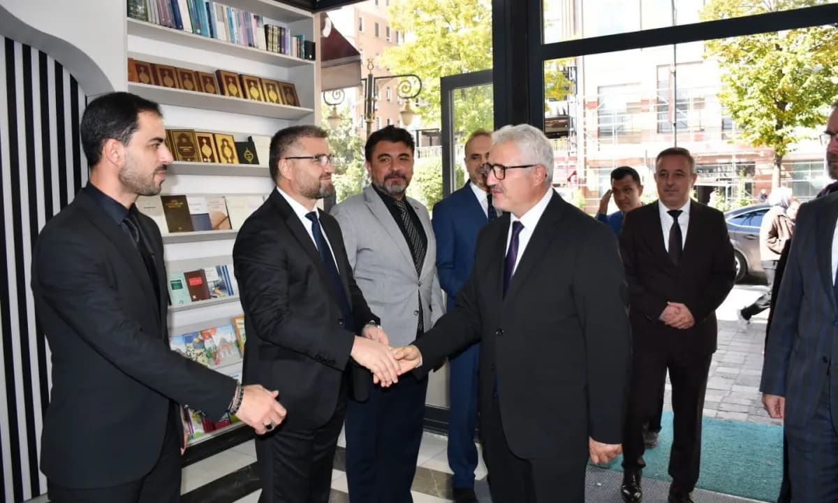 Kütahya İl Müftüsü Hasan İzmirli görevine başladı ve açıklamalarda bulundu