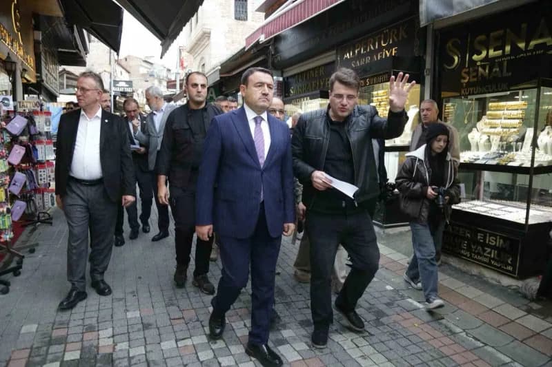 Kütahya'nın tarihi çarşısında dönüşüm başladı, 96 iş yeri yenilenecek