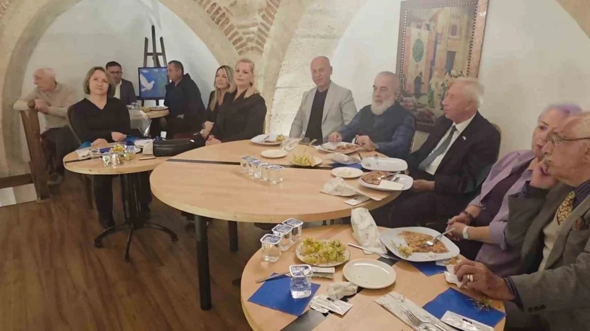 Kütahya'da 600 yıllık Tarihi hamam sanatçıların buluşma noktası oldu